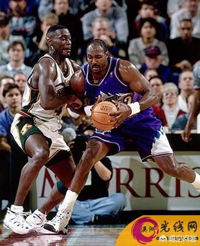 nba中邓肯和马龙谁地位高