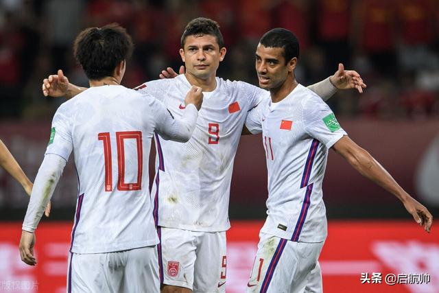 国足阿兰和埃克森